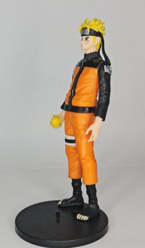 figurine of Naruto from Naruto, side view